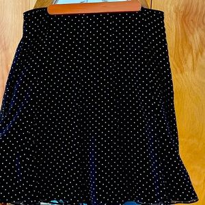 Size 10P Liz & Co knee-length skirt